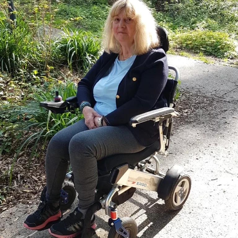 fauteuil roulant électrique marche difficile