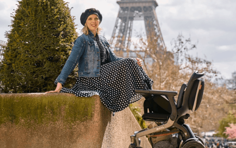 Emilie fauteuil ergoconcept BR7L in Paris pose