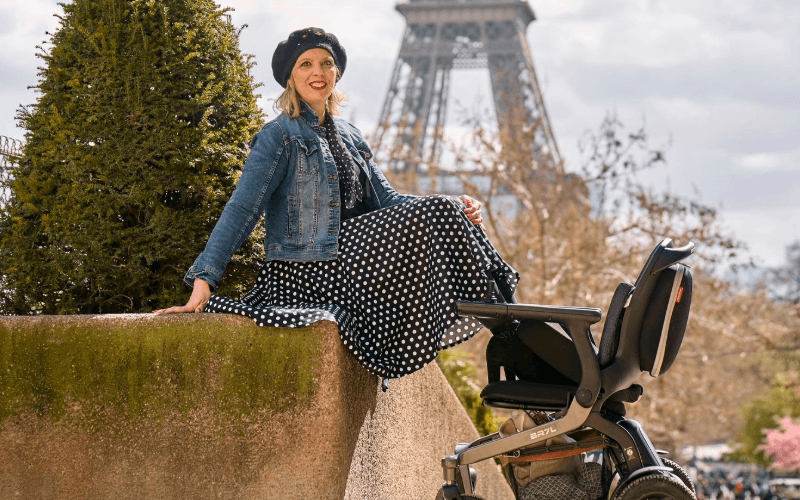 Emilie fauteuil ergoconcept BR7L in Paris pose