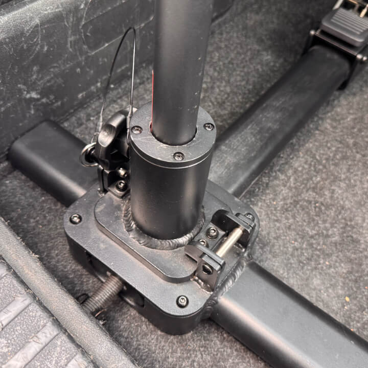 ergoconcept ATLAS 40 2.0 fixation du mat
